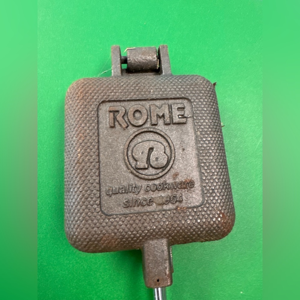 VTG Rome Industries 1705 Cast Iron Campfire Pie Iron Square Sandwich Cooker